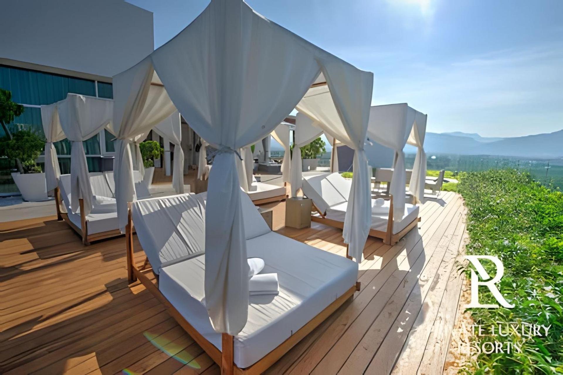 Grand Luxxe Two Bedroom Villa- نويفو فايارتا المظهر الخارجي الصورة